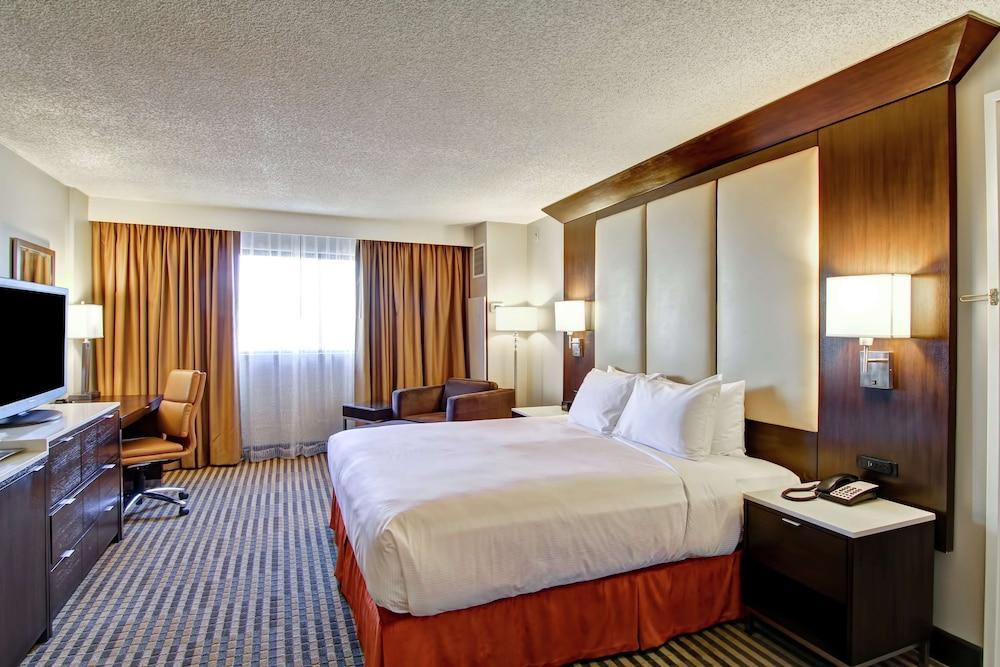 Hotel Doubletree By Hilton Pleasanton At The Club Exterior foto