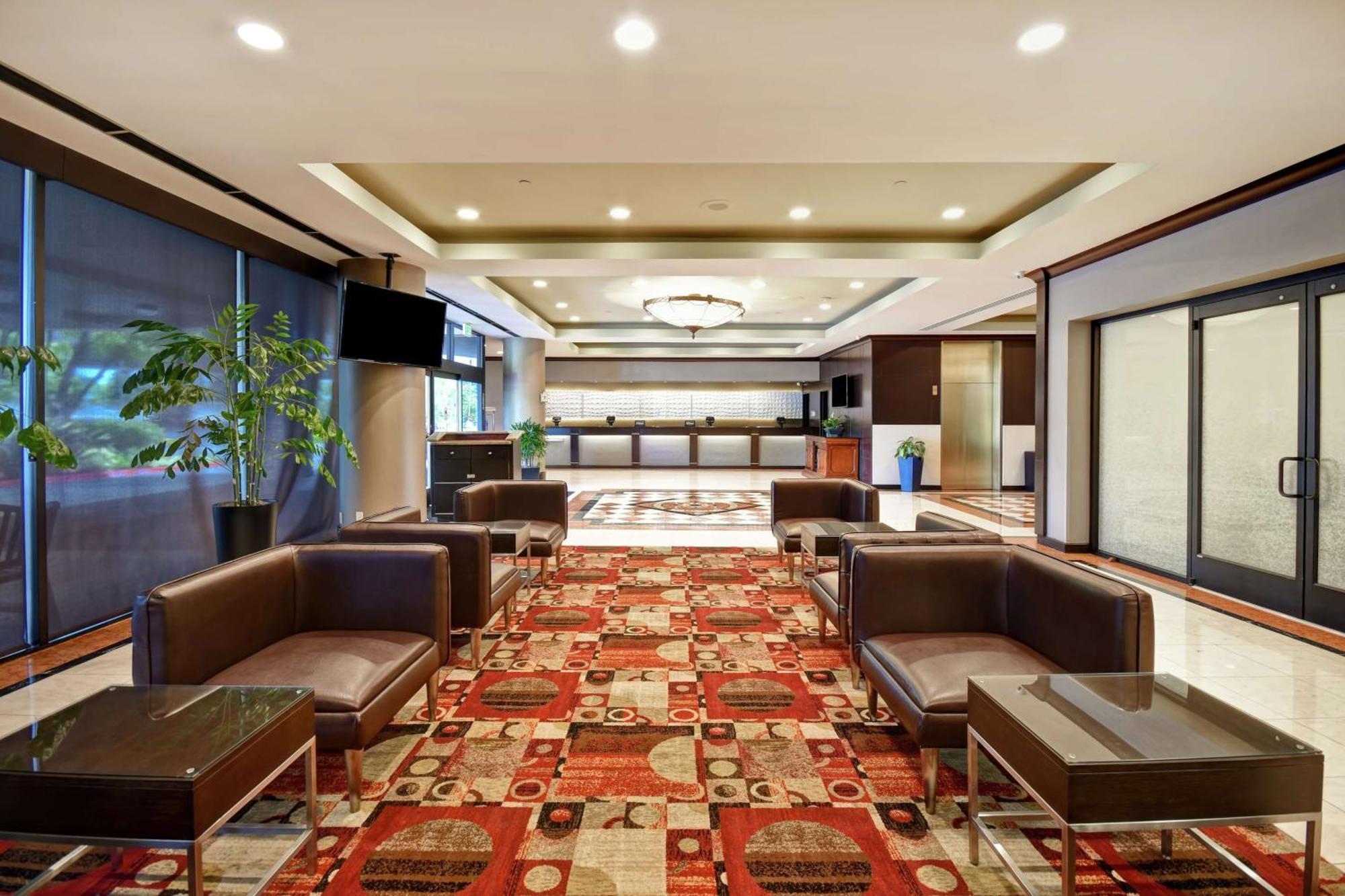 Hotel Doubletree By Hilton Pleasanton At The Club Exterior foto
