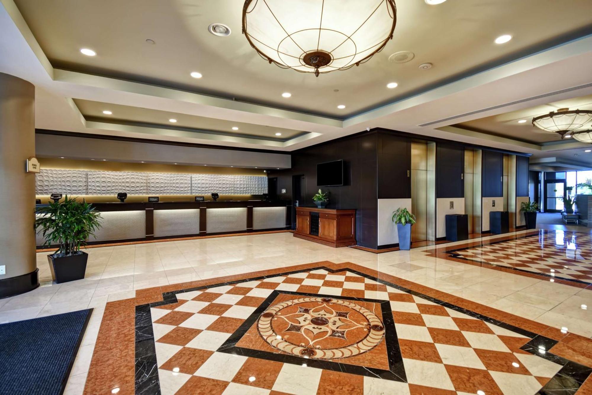 Hotel Doubletree By Hilton Pleasanton At The Club Exterior foto